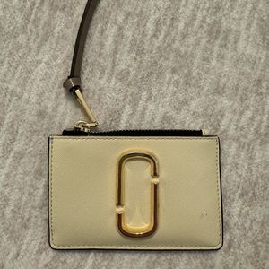 Marc Jacobs Snapshot top zip multi wallet in cloud white multi